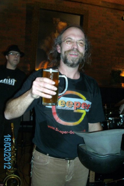 Stefan Schmitt
Sänger/Gitarrist
