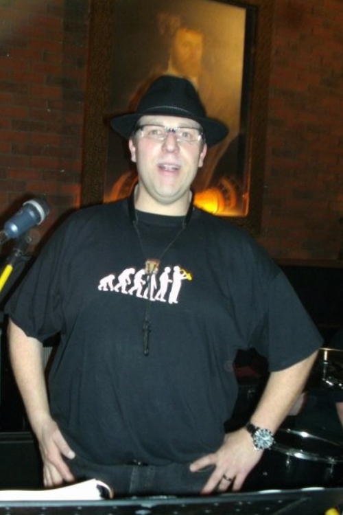 Uwe Riechwald
    Sax/Harp
   Rasselsche